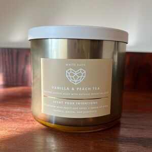 Vanilla & Peach Tea Scented Candle